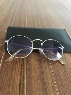 最終SALE シルバーラウンドサングラス パープルレンズ ケース付き