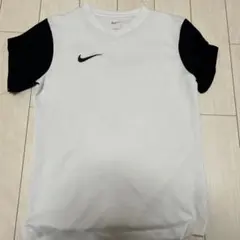 NIKE ランニングウェア　白黒