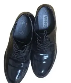 黒のレースアップフォーマルシューズ