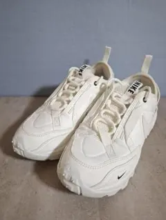 NIKE TC 7900 スニーカー 23.5cm クリーム/ネイビー - メルカリ