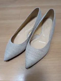 UNTITLED ドレッサーパンプス シルバーラメ　23.5cm ローヒールのサムネイル