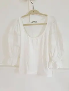 Stradivarius パフスリーブ　Tシャツのサムネイル