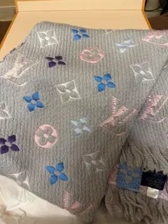 限定値下げ★Louis Vuitton グレー 刺繍マフラー
