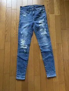 AMERICAN EAGLE OUTFITTERS スキニージーンズ
