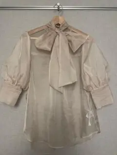 値下げしましたLily Brownシフォン リボンブラウス 長袖 半袖 中古美品