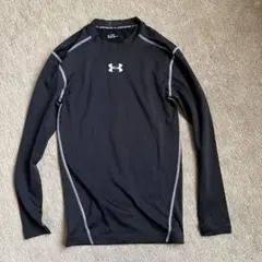 UNDER ARMOUR ブラック 長袖インナーシャツ