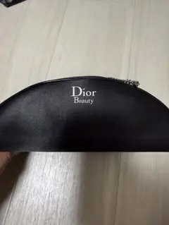 Dior Beauty ポーチ ブラック チェーン付きのサムネイル