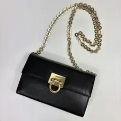 美品　フェラガモ チェーン ミニ ショルダーバッグ ガンチーニ レザー 黒