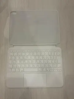 N10581iPad用 キーボード　ケース 本体 ホワイト N10581iPad用 キーボード ケース 本体 ホワイト - メルカリ