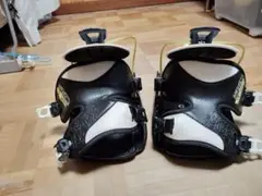 Flow スノーボードビンディング ブラック/ホワイト