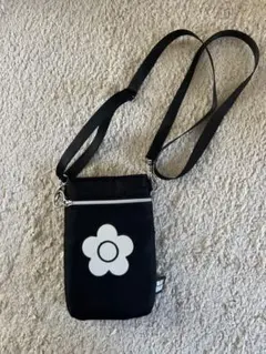 マリークワント　スマホ等ショルダーバッグ 黒