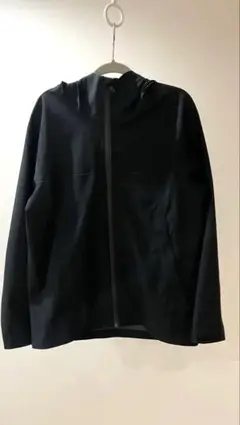 ユニクロ ブロックテックパーカー 長袖 ブラック メンズMサイズ