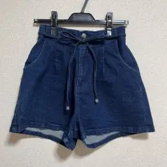NICE CLAUP タックイン　ハイウエスト　デニムショートパンツのサムネイル