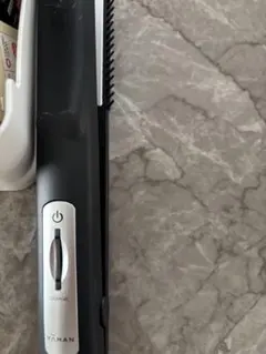 YAMAN 充電式コーム型ヘアアイロン ブラック