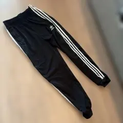 adidas オリジナルス3本ライン ブラックパンツ 160美品