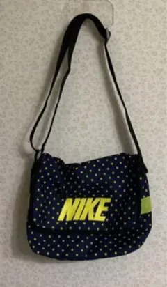 メ*7様 NIKEショルダーバッグ　男女兼用
