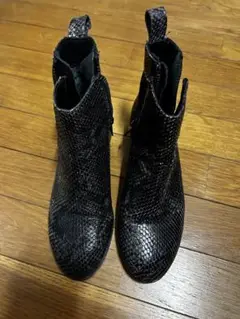 DIESEL 黒 スネークスキン風 ジッパー付きショートブーツ