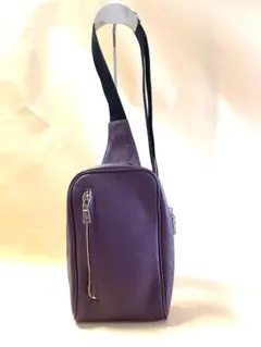 パープルレザー ボディバッグ