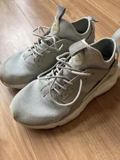 NIKE AIR HUARACHE ライトグレー スニーカーのサムネイル