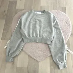 ♡nemne♡クロップド丈アソートリボン付きスウェットプルオーバー♡スポーティ♡のサムネイル