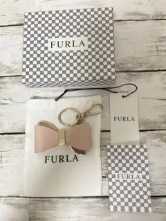 ★極美品★FURLA ピンク リボンチャーム