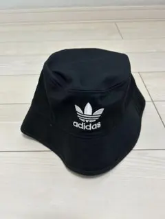 adidas originalsバケットハット 黒