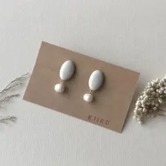 再販【no.59】マーブルホワイトオーバルと淡水パールのハンドメイドイヤリング