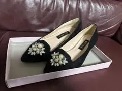 Diana 黒スウェードビジュー付きパンプス