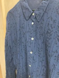 葉模様ネイビーシャツ