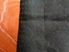 黒のドット模様生地