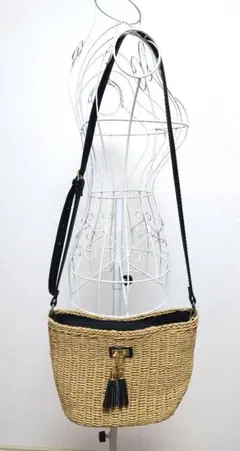 【訳あり】a.v.v チャーム タッセル付き かごバッグ