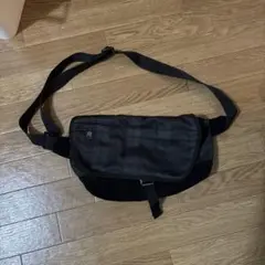 Fred Perry ブラック ショルダーバッグ　フレッドペリー　希少