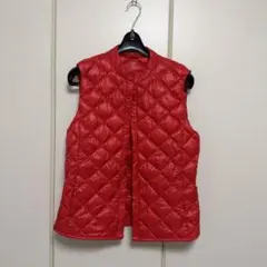 ユニクロ　赤 キルティング ダウンベスト　希少色