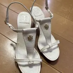Tory Burch ホワイト レザー サンダルのサムネイル