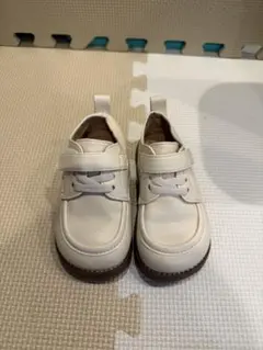 ホワイトフォーマルシューズ ストラップ付き