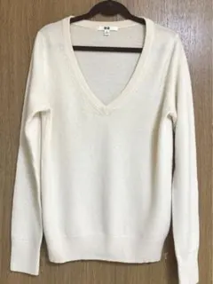 【値下げ】ユニクロ　カシミアVネックセーター　Mサイズ