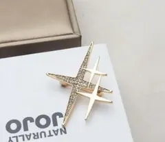 スター シェイプ ブローチ・星 ゴールド 幾何学 モード クール【新品、未使用】