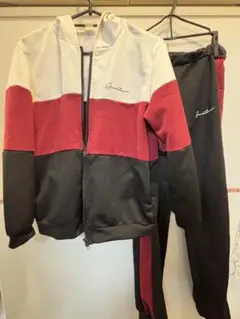 赤黒フード付きスウェットセット　11Y-12Y