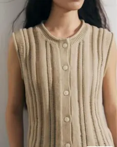 H&Mフロントボタンサマーニットベスト　ベージュS