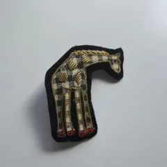 Paris merci購入 太陽モチーフ ビーズ刺繍ブローチ - メルカリ