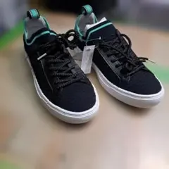 LACOSTE スニーカー ブラック グリーン (未使用)のサムネイル