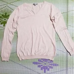 ユニクロ Vネックニット