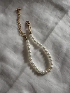 パール風ブレスレット~金色を添えて~《ハンドメイド》