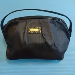 HANAE MORI 黒のナイロンハンドバッグ