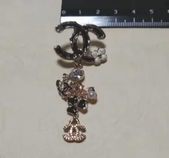 CHANEL ノベルティ 揺れるピアス 片耳用