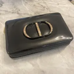 Dior Holiday Couture カラーデザイン　アイシャドウ　パレット