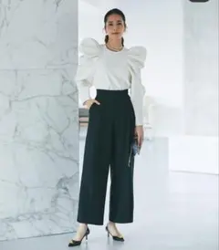theory luxe 24SS 完売 蛯原友里さん着用 クルーネックブラウス - メルカリ