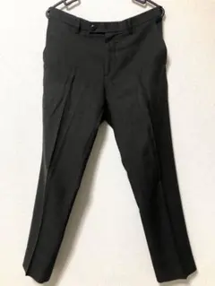 ユニクロ 黒のスラックス ウエスト82cm レングス76cm
