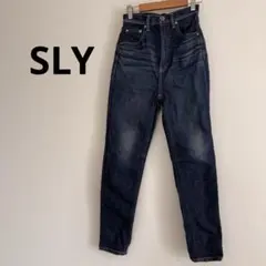 美品 SLY スライ ハイウエスト デニムパンツ サイズ 24 テーパードのサムネイル