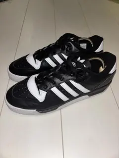 新品 adidas SHMOOFOIL SLIP 26.5cm シュムーGONZ - メルカリ
